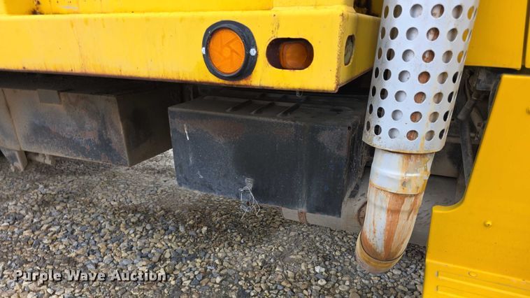 image for item EF3769 1991 Ford L8000 grain truck