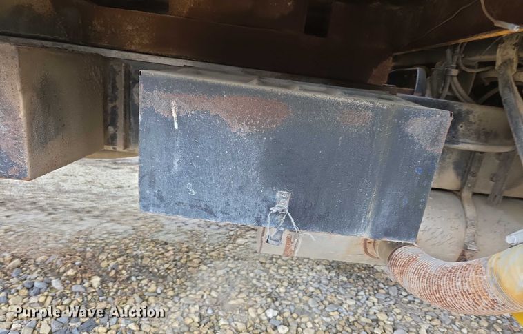 image for item EF3769 1991 Ford L8000 grain truck