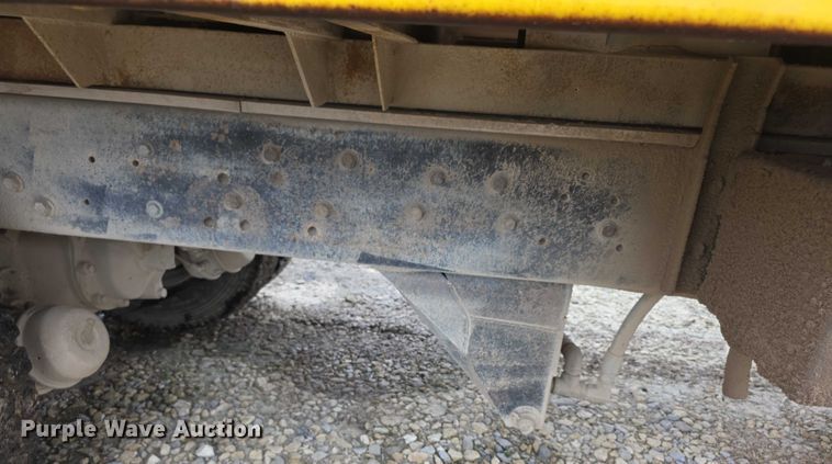 image for item EF3769 1991 Ford L8000 grain truck