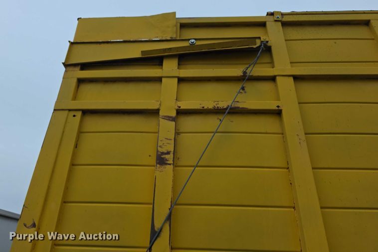 image for item EF3769 1991 Ford L8000 grain truck