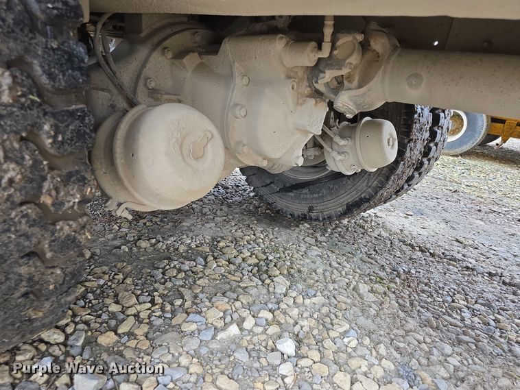 image for item EF3769 1991 Ford L8000 grain truck