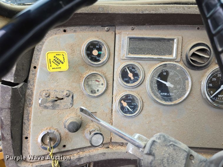 image for item EF3769 1991 Ford L8000 grain truck