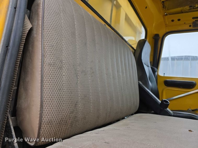 image for item EF3769 1991 Ford L8000 grain truck