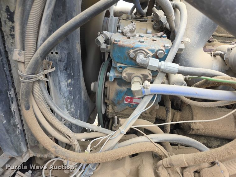 image for item EF3769 1991 Ford L8000 grain truck