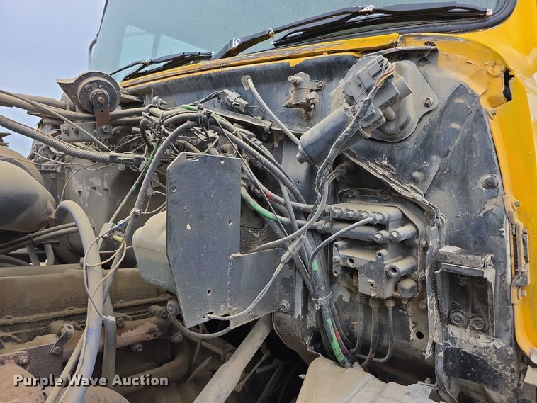 image for item EF3769 1991 Ford L8000 grain truck