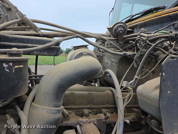image for item EF3769 1991 Ford L8000 grain truck