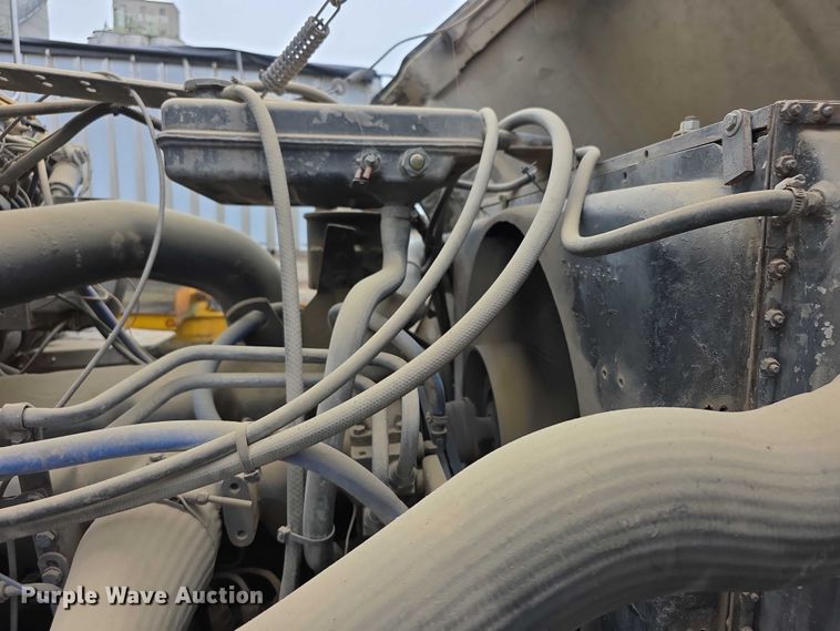 image for item EF3769 1991 Ford L8000 grain truck