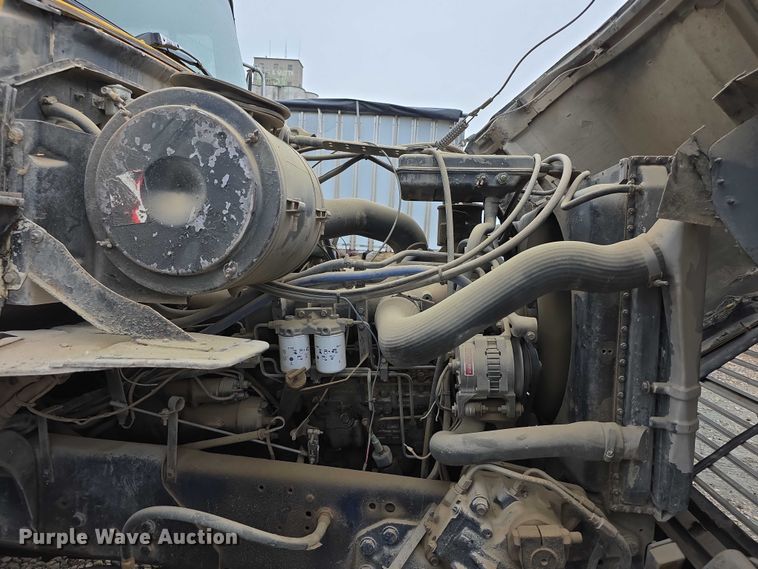 image for item EF3769 1991 Ford L8000 grain truck