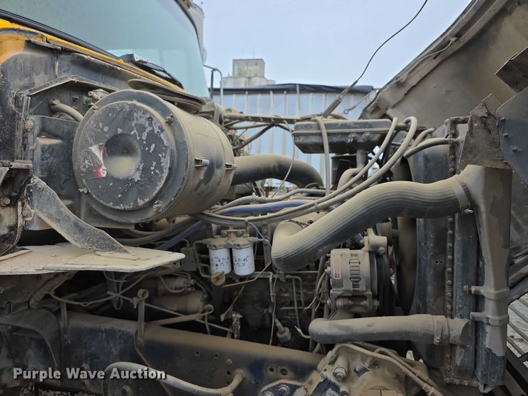 image for item EF3769 1991 Ford L8000 grain truck