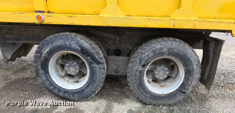 image for item EF3769 1991 Ford L8000 grain truck