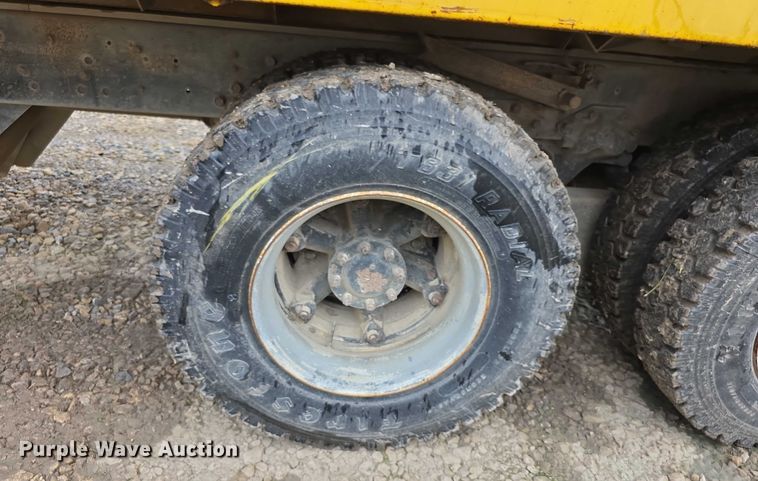 image for item EF3769 1991 Ford L8000 grain truck