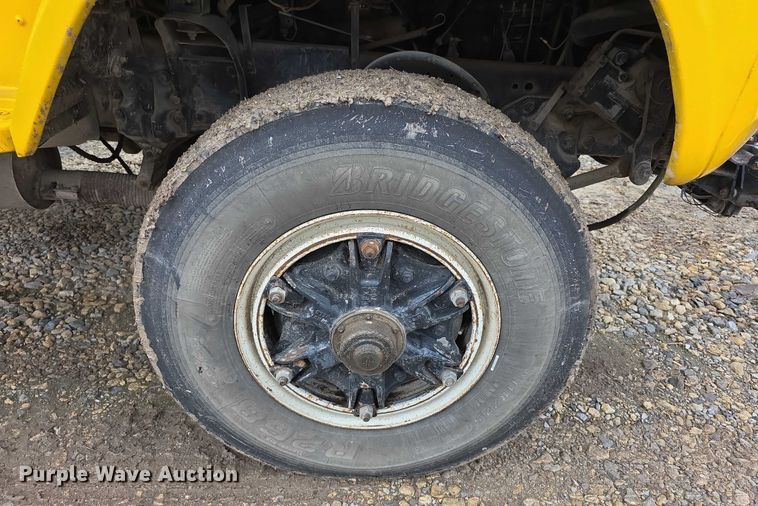 image for item EF3769 1991 Ford L8000 grain truck