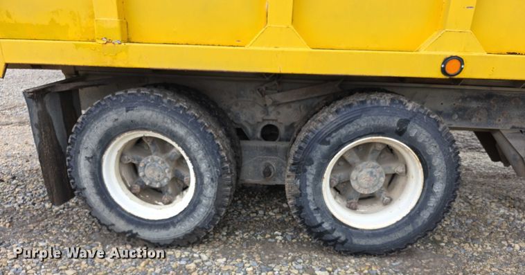 image for item EF3769 1991 Ford L8000 grain truck