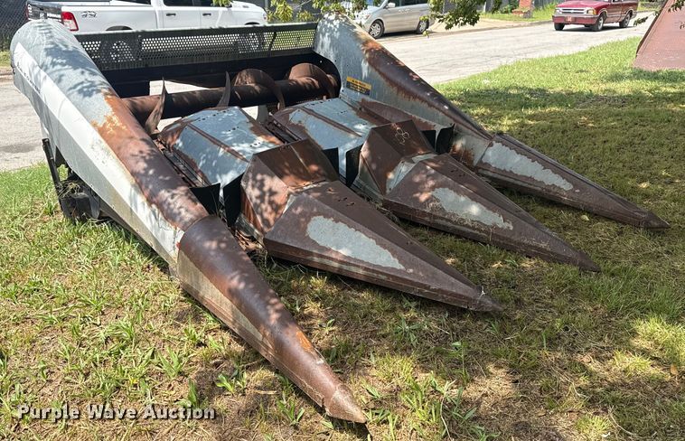 image for item EG8181 Allis Chalmers corn head