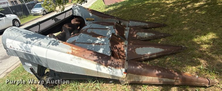 image for item EG8181 Allis Chalmers corn head