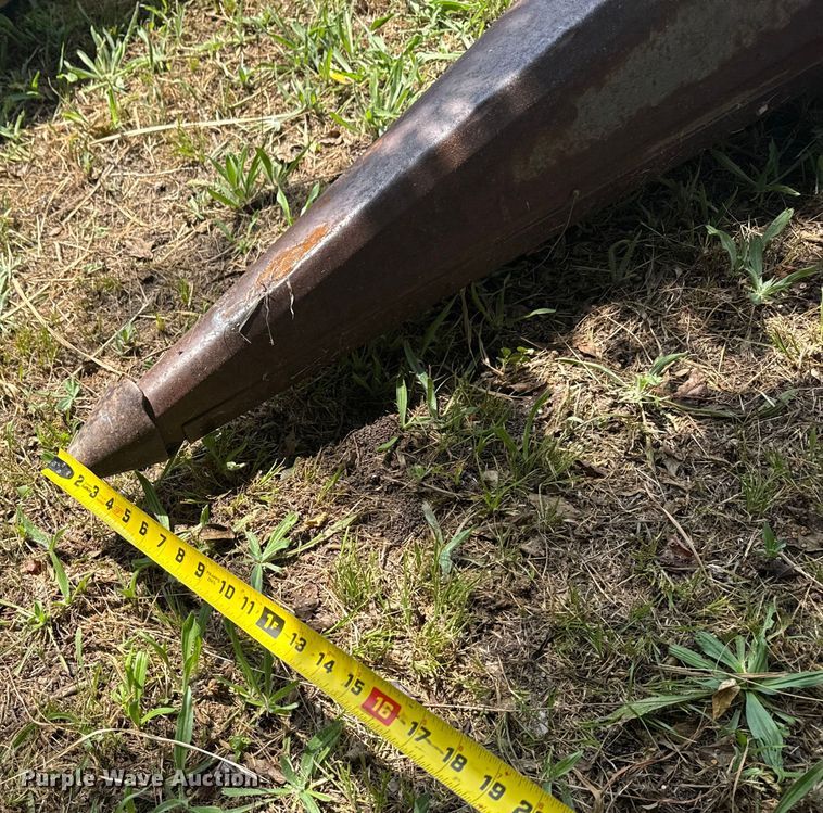 image for item EG8181 Allis Chalmers corn head