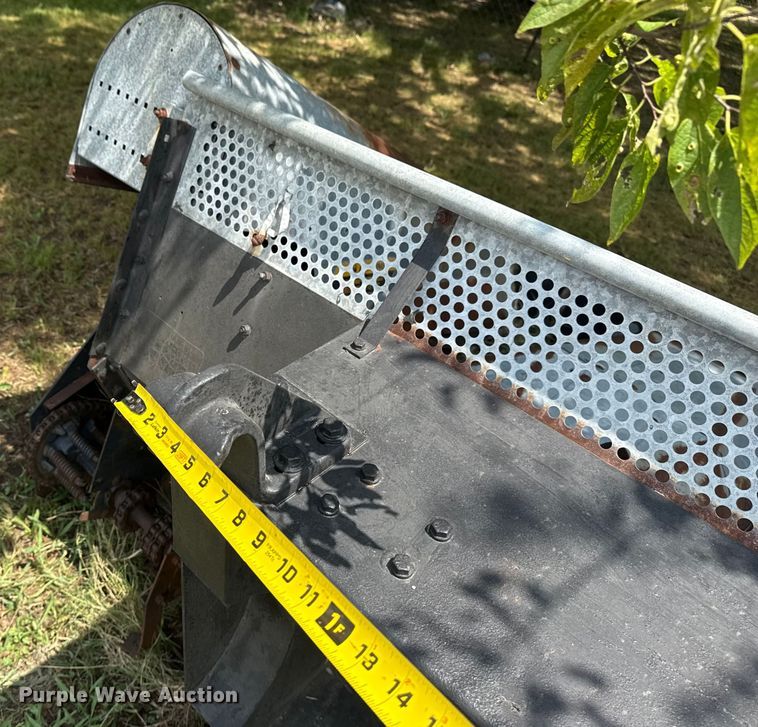 image for item EG8181 Allis Chalmers corn head