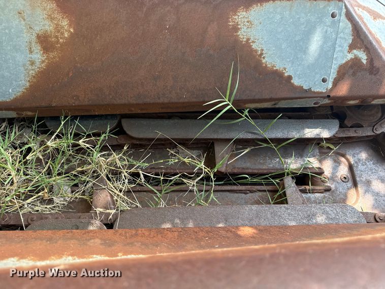 image for item EG8181 Allis Chalmers corn head