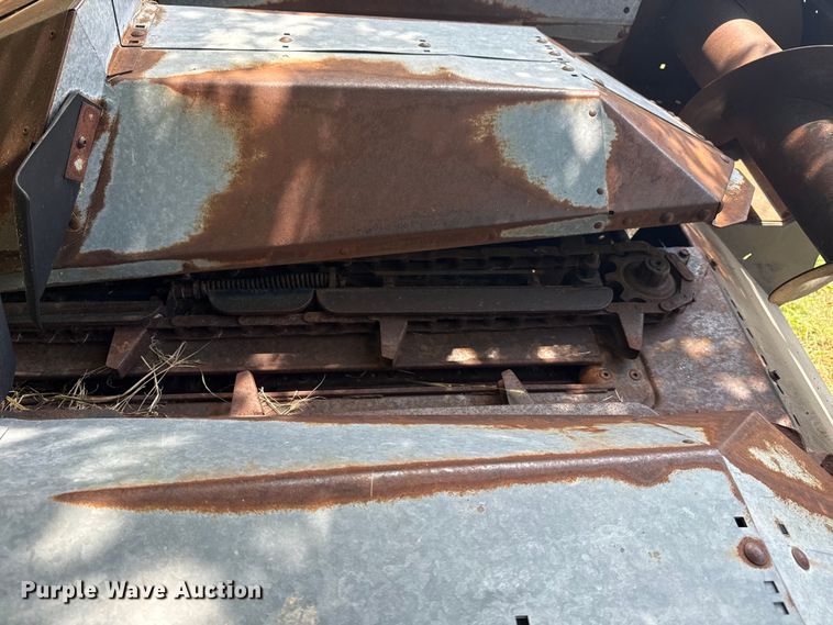 image for item EG8181 Allis Chalmers corn head