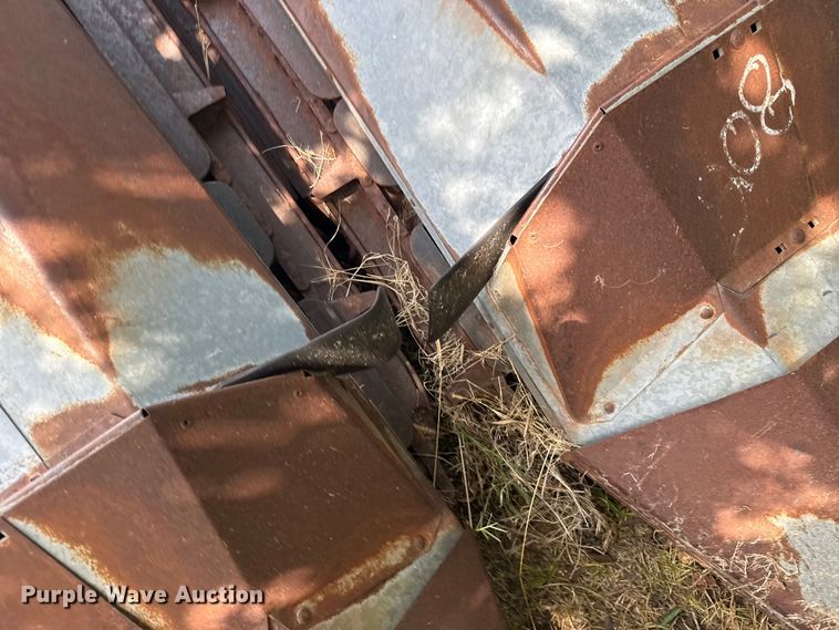 image for item EG8181 Allis Chalmers corn head