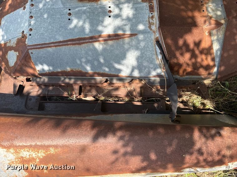 image for item EG8181 Allis Chalmers corn head