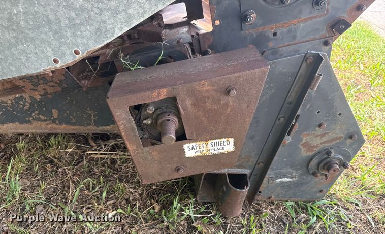 image for item EG8181 Allis Chalmers corn head