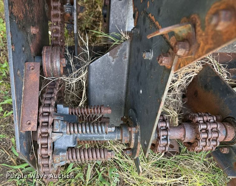 image for item EG8181 Allis Chalmers corn head