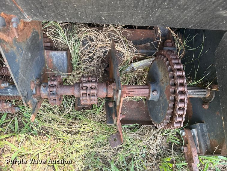 image for item EG8181 Allis Chalmers corn head