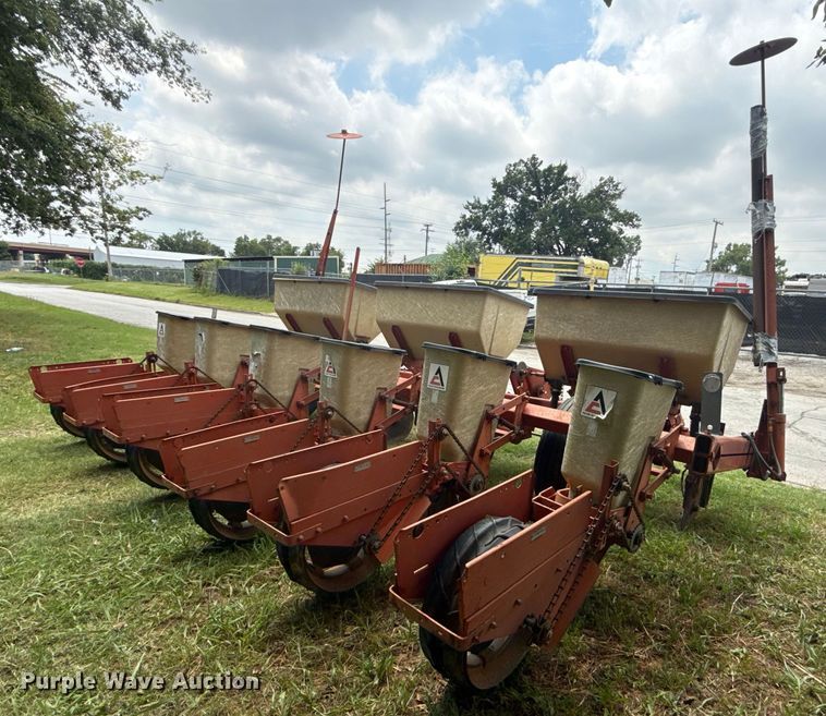 image for item EG8182 Allis Chalmers 74 planter