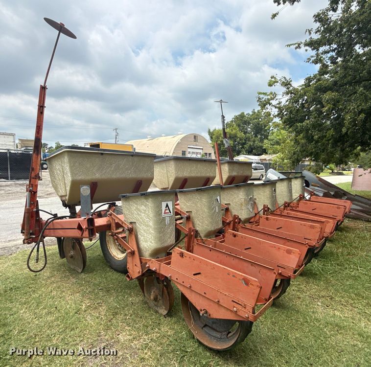 image for item EG8182 Allis Chalmers 74 planter