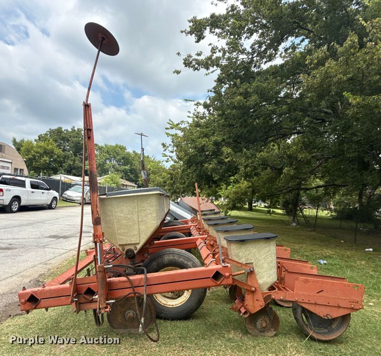 image for item EG8182 Allis Chalmers 74 planter