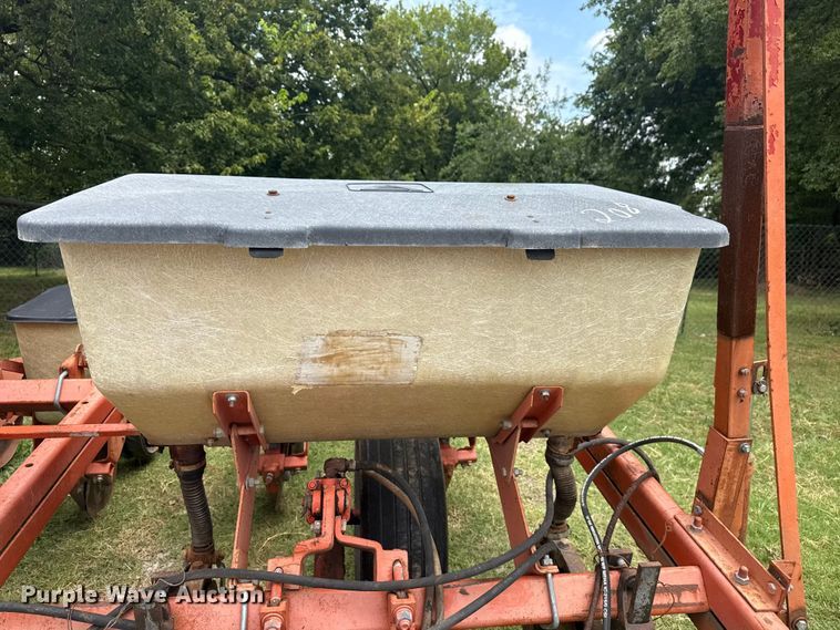 image for item EG8182 Allis Chalmers 74 planter