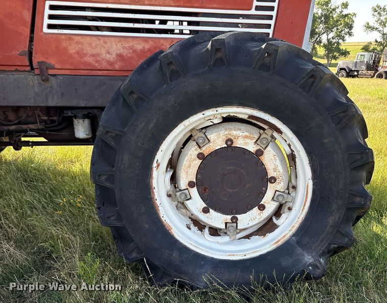 image for item EL2127 Hesston 1880DT MFWD tractor