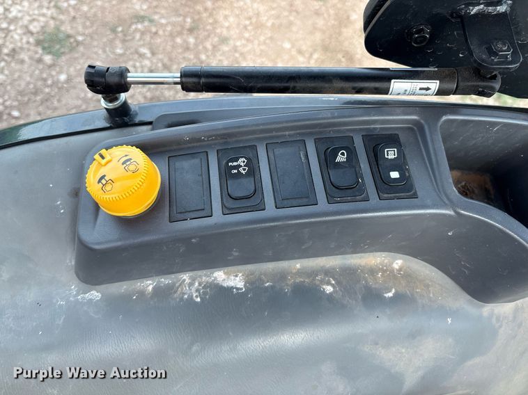 image for item EL2149 2022 Kioti DK6010 SE MFWD tractor