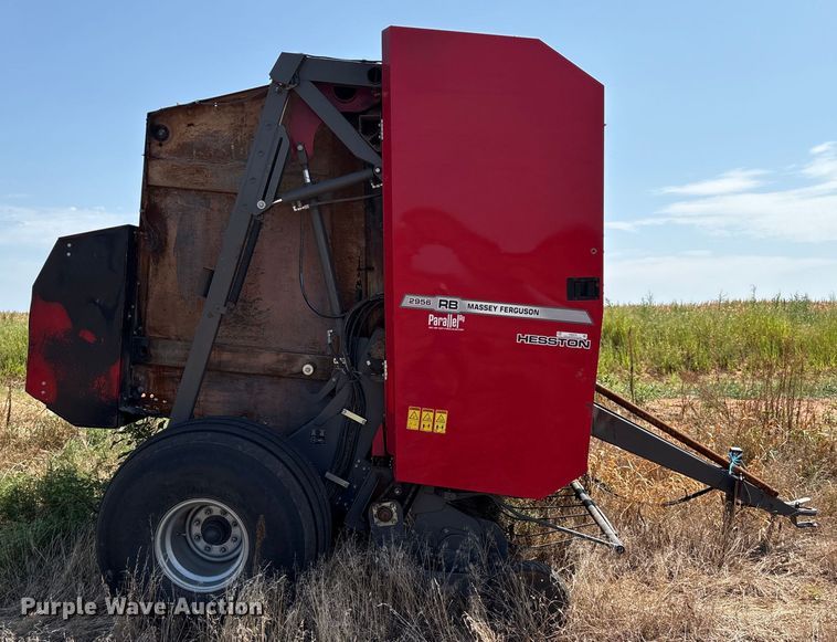 image for item EM0578 2017 Massey Ferguson Hesston 2956  round baler