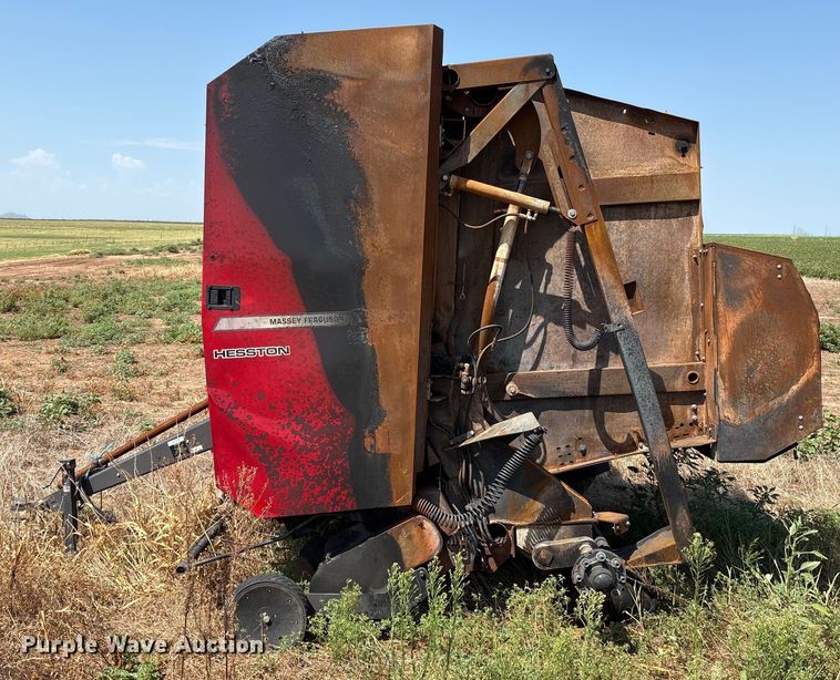 image for item EM0578 2017 Massey Ferguson Hesston 2956  round baler