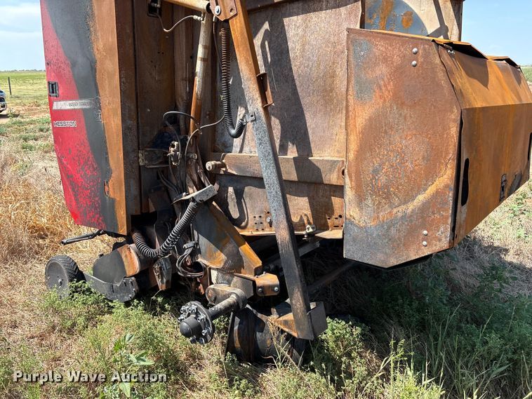 image for item EM0578 2017 Massey Ferguson Hesston 2956  round baler