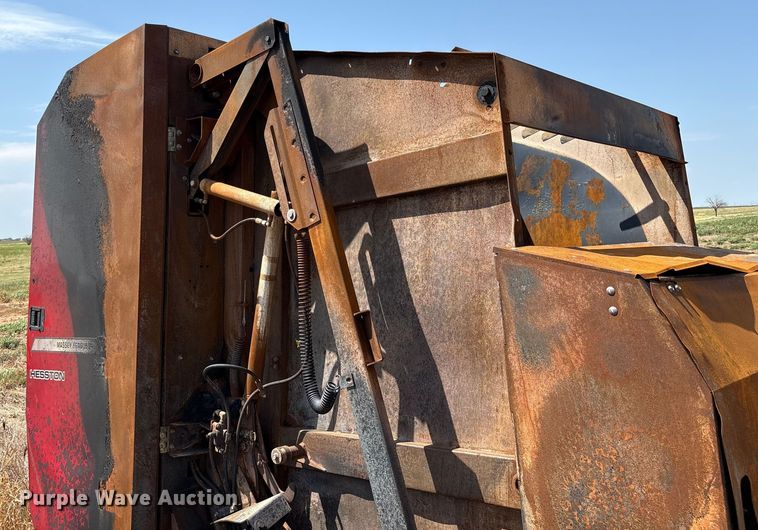 image for item EM0578 2017 Massey Ferguson Hesston 2956  round baler