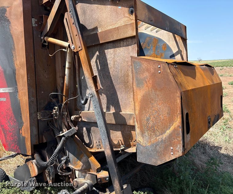 image for item EM0578 2017 Massey Ferguson Hesston 2956  round baler