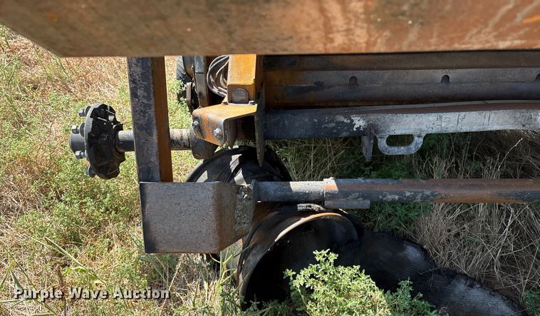 image for item EM0578 2017 Massey Ferguson Hesston 2956  round baler