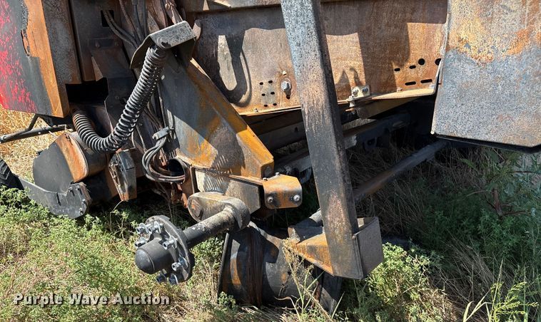 image for item EM0578 2017 Massey Ferguson Hesston 2956  round baler