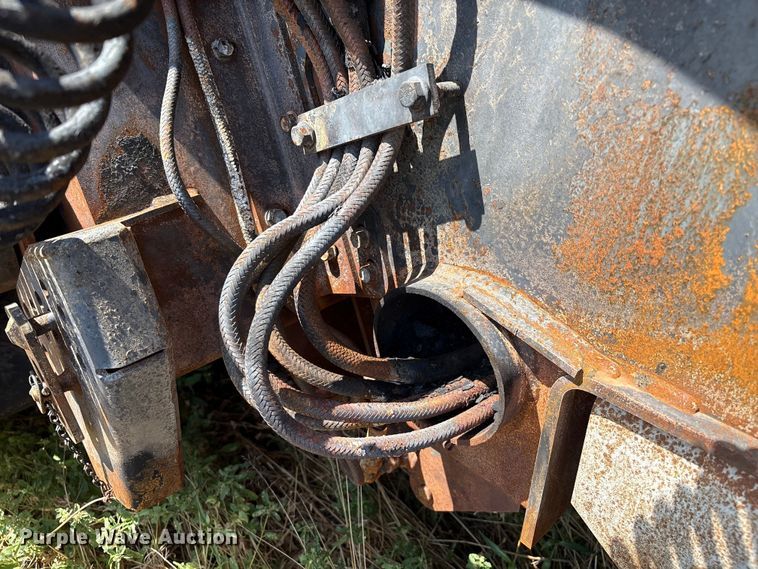 image for item EM0578 2017 Massey Ferguson Hesston 2956  round baler