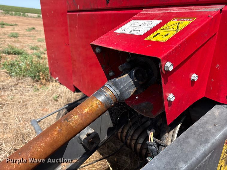image for item EM0578 2017 Massey Ferguson Hesston 2956  round baler