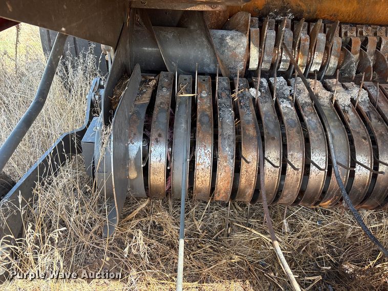 image for item EM0578 2017 Massey Ferguson Hesston 2956  round baler