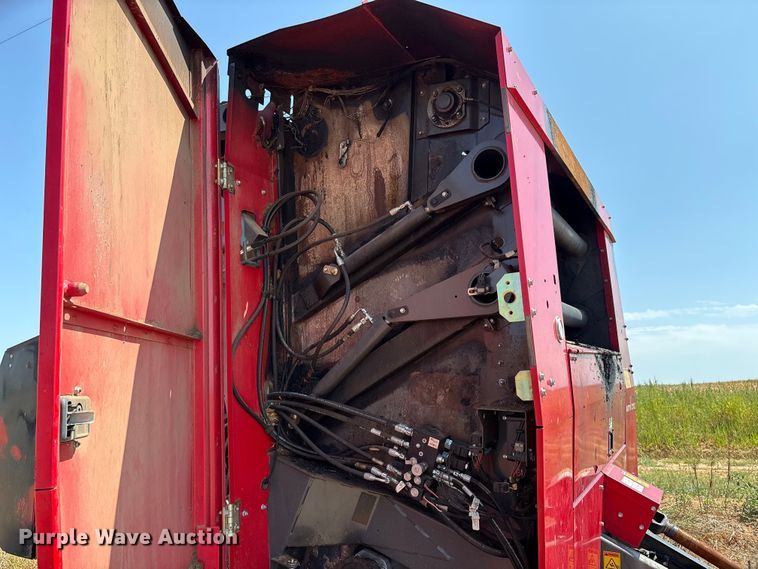 image for item EM0578 2017 Massey Ferguson Hesston 2956  round baler