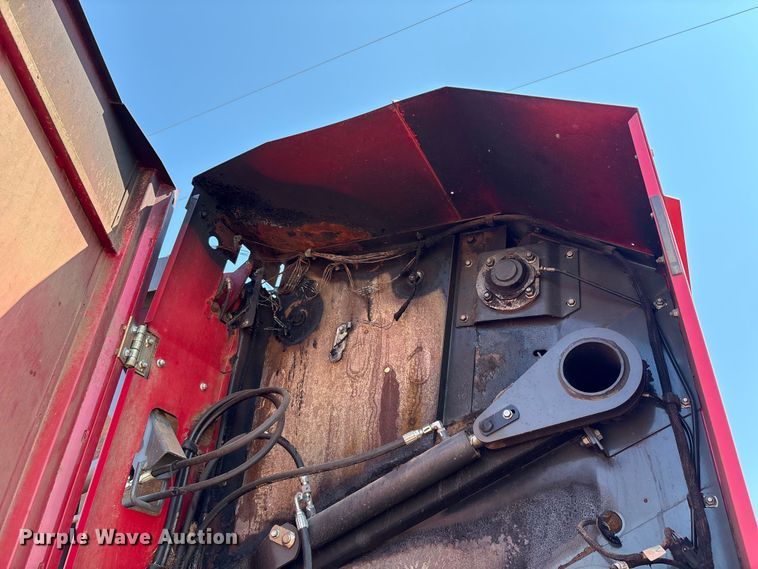 image for item EM0578 2017 Massey Ferguson Hesston 2956  round baler