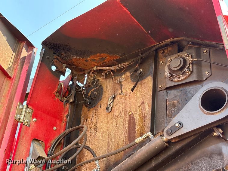 image for item EM0578 2017 Massey Ferguson Hesston 2956  round baler