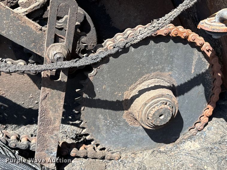 image for item EM0578 2017 Massey Ferguson Hesston 2956  round baler