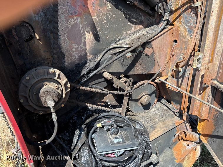 image for item EM0578 2017 Massey Ferguson Hesston 2956  round baler