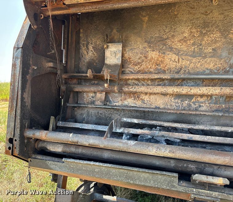 image for item EM0578 2017 Massey Ferguson Hesston 2956  round baler